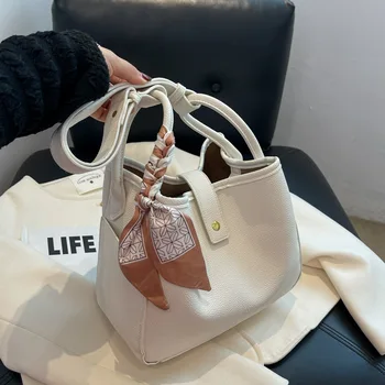 Casual Дамски чанти Кофа чанти Висококачествени дами PU кожена чанта за рамо Моден дизайнер Женски пратеник Crossbody чанти