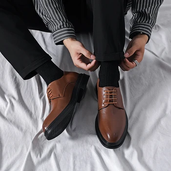 Кафяви кожени обувки мъжки кожени бизнес официални облекла случайни британски стил заострени пръсти висококачествени съвпадащи костюми парти обувки