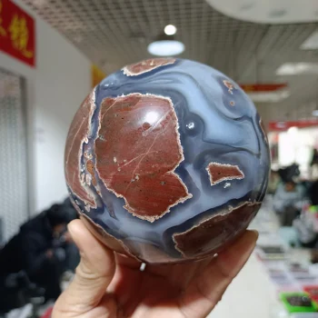 Магическа естествена червена флуоресцентна топка ахат, кварцова кристална руда, минерална рейки лечебна каменна размагнитваща декорация