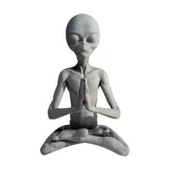 Мини смола медитация извънземна статуя занаятчийски смола фигурка модерен стил фигурка декорации Начало маса бюро изкуство занаяти