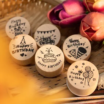Честит рожден ден Дървени гумени печати кръгли DIY занаятчийски скрапбукинг дървен печат бебе душ рожден ден парти благосклонност декорация
